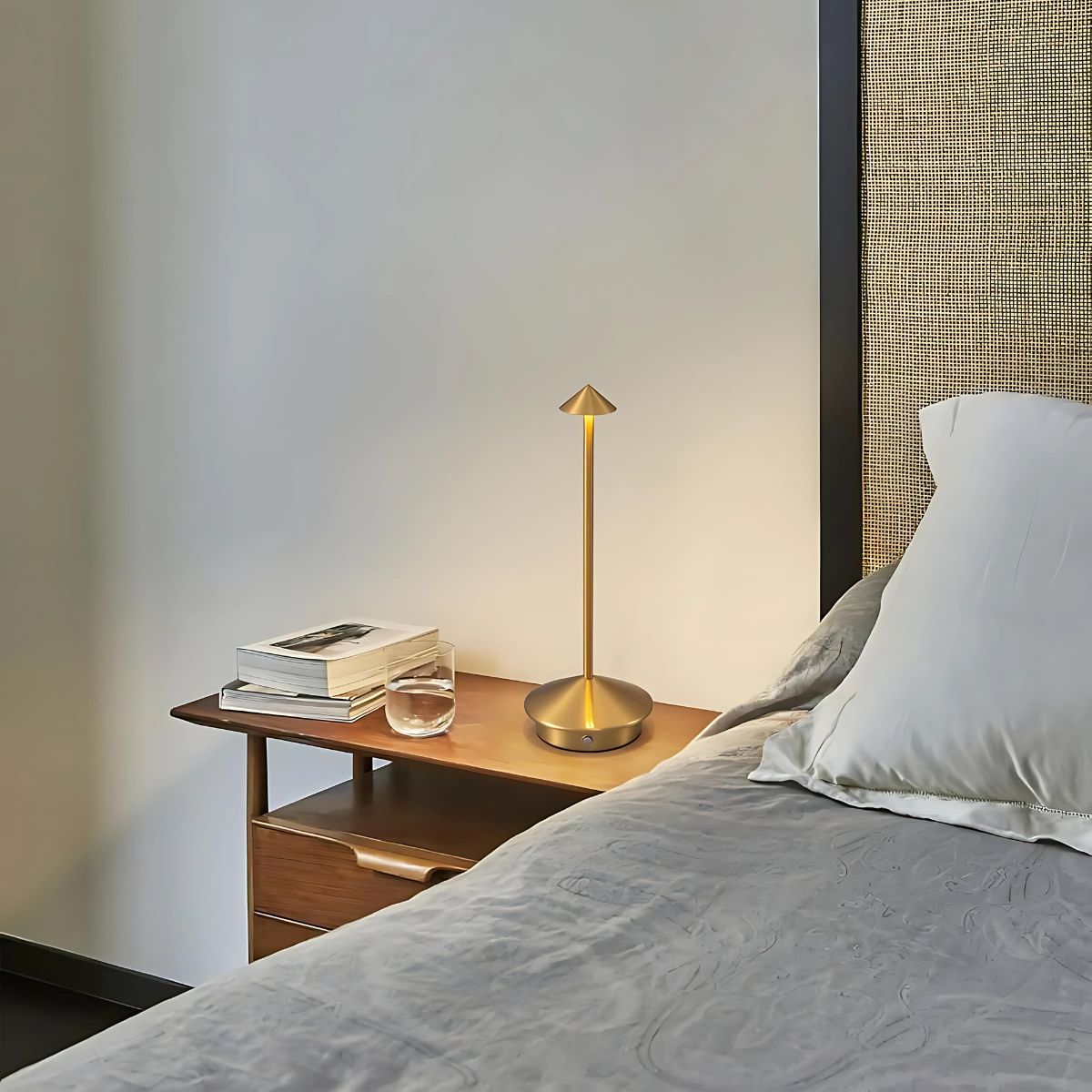 Finn – Tafellamp – Oplaadbaar – Voor Binnen & Buiten – 29 cm – Goud